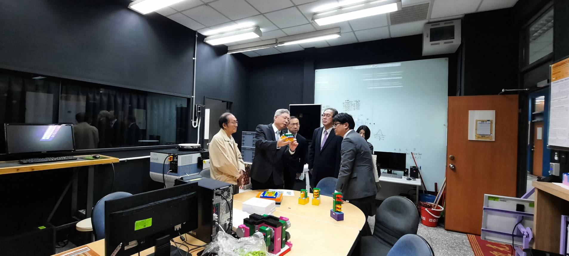 Featured image for “九州共立大學校長一行人參訪銘傳大學半導體實驗室　深化台日學術交流”
